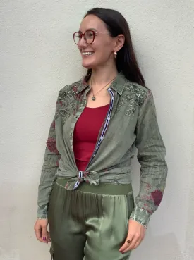 Chive Embroidery Blouse